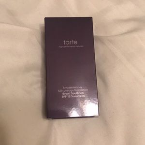 Tarte Amazonian Clay Foundation- light beige